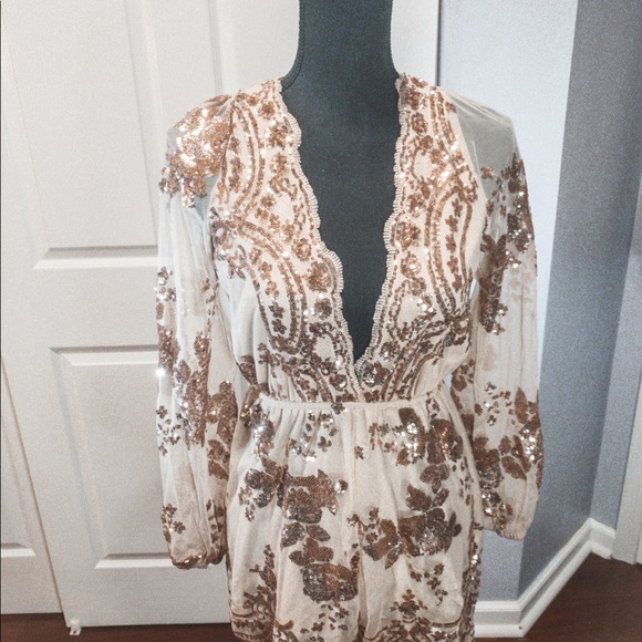 Elegant nude romper - Picture 2 of 3